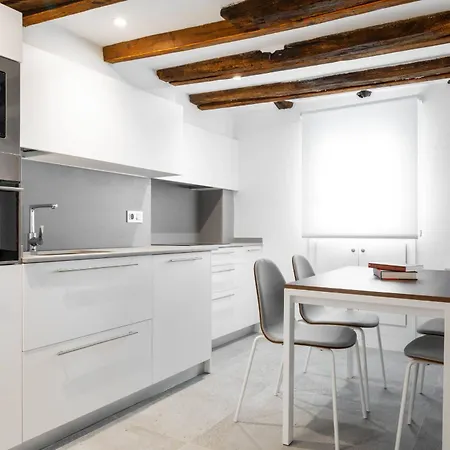 Esterlines By Prim Διαμέρισμα *